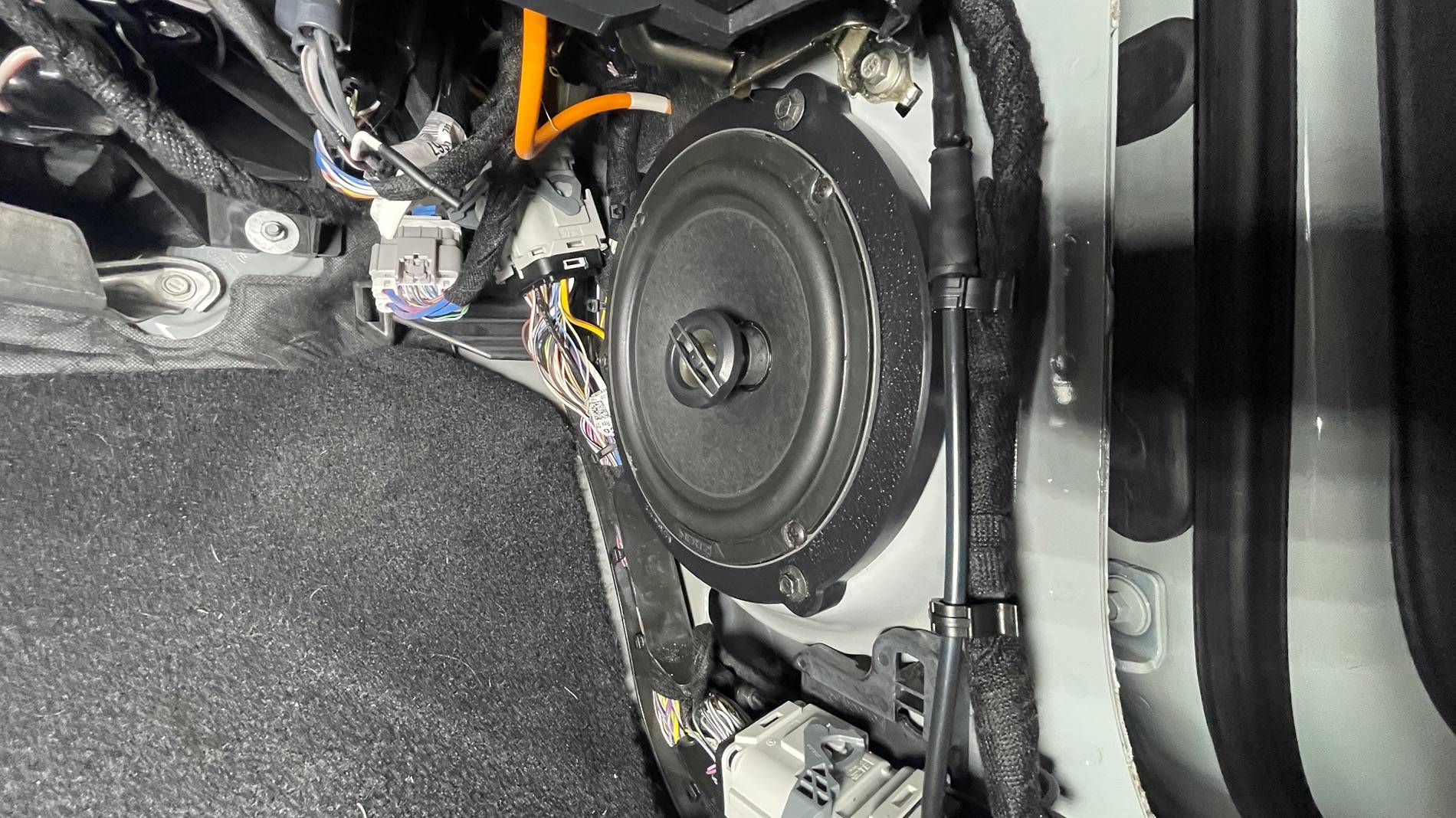 Ford Bronco Kick Panel Speaker Grills Not Fitting over Kickers IMG_7510