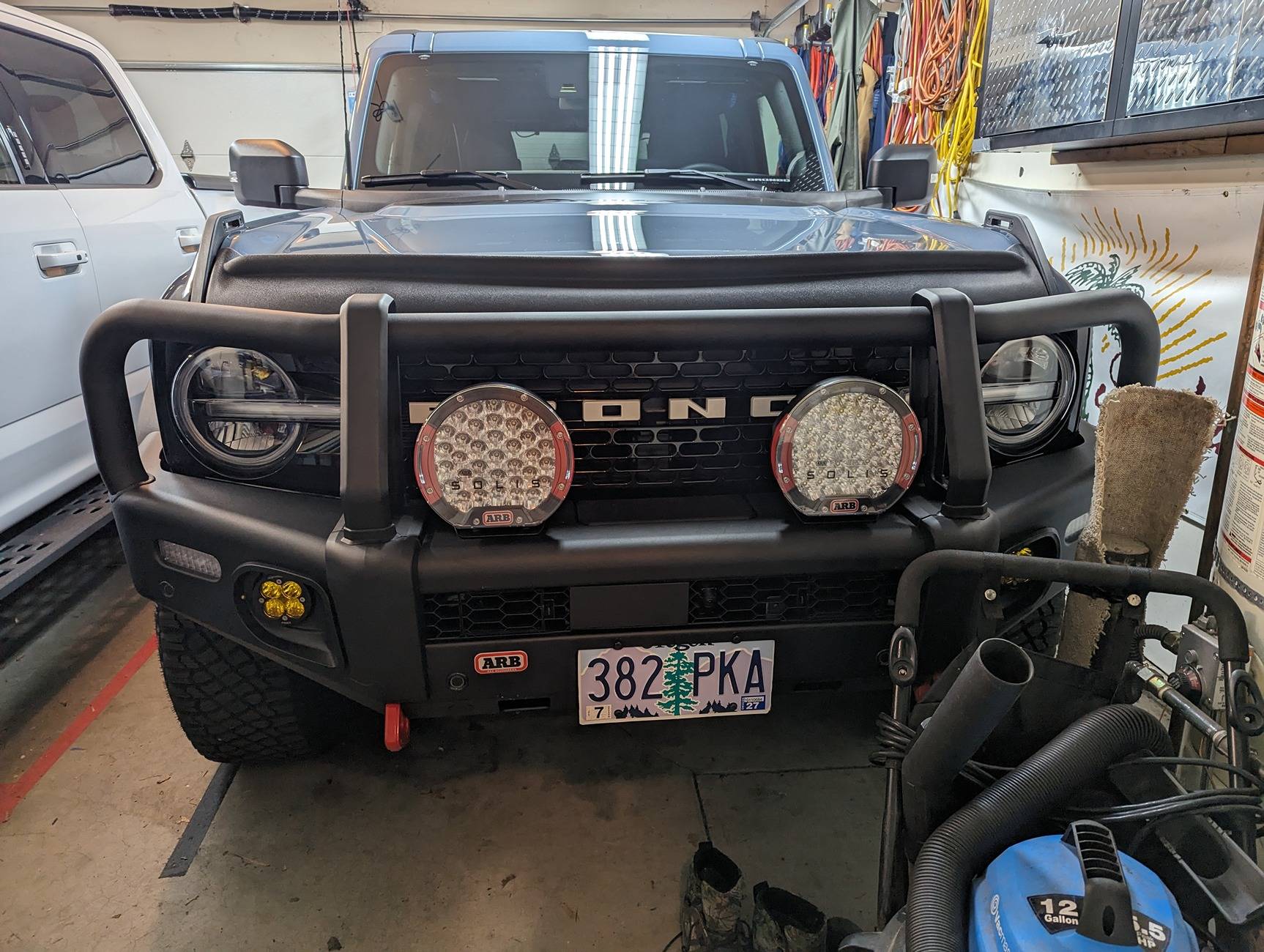 Ford Bronco Mixing light brands ? PXL_20230908_222323263