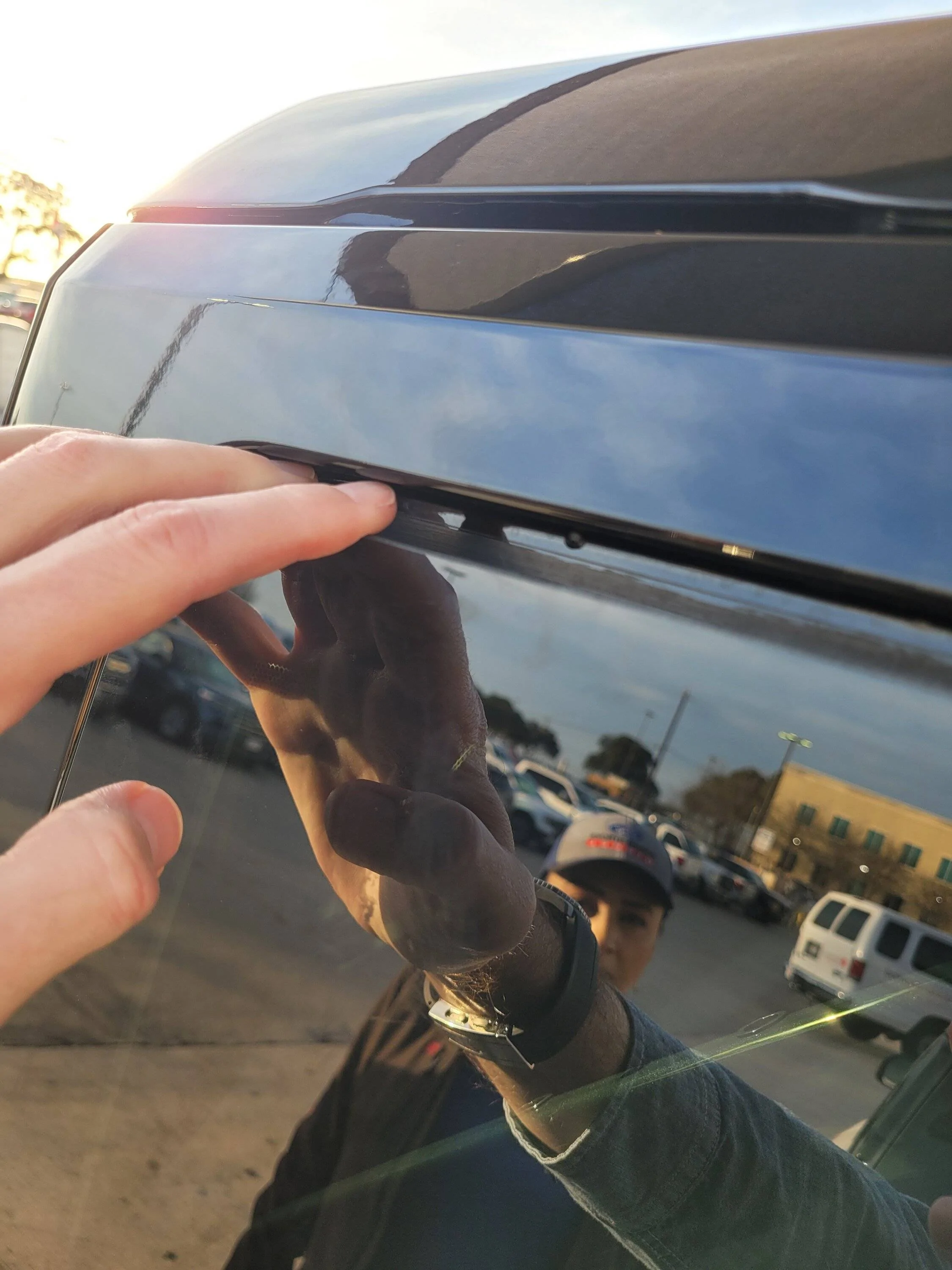 Ford Bronco Bought a 2024 Wildtrak today - window issue 20250215_174601