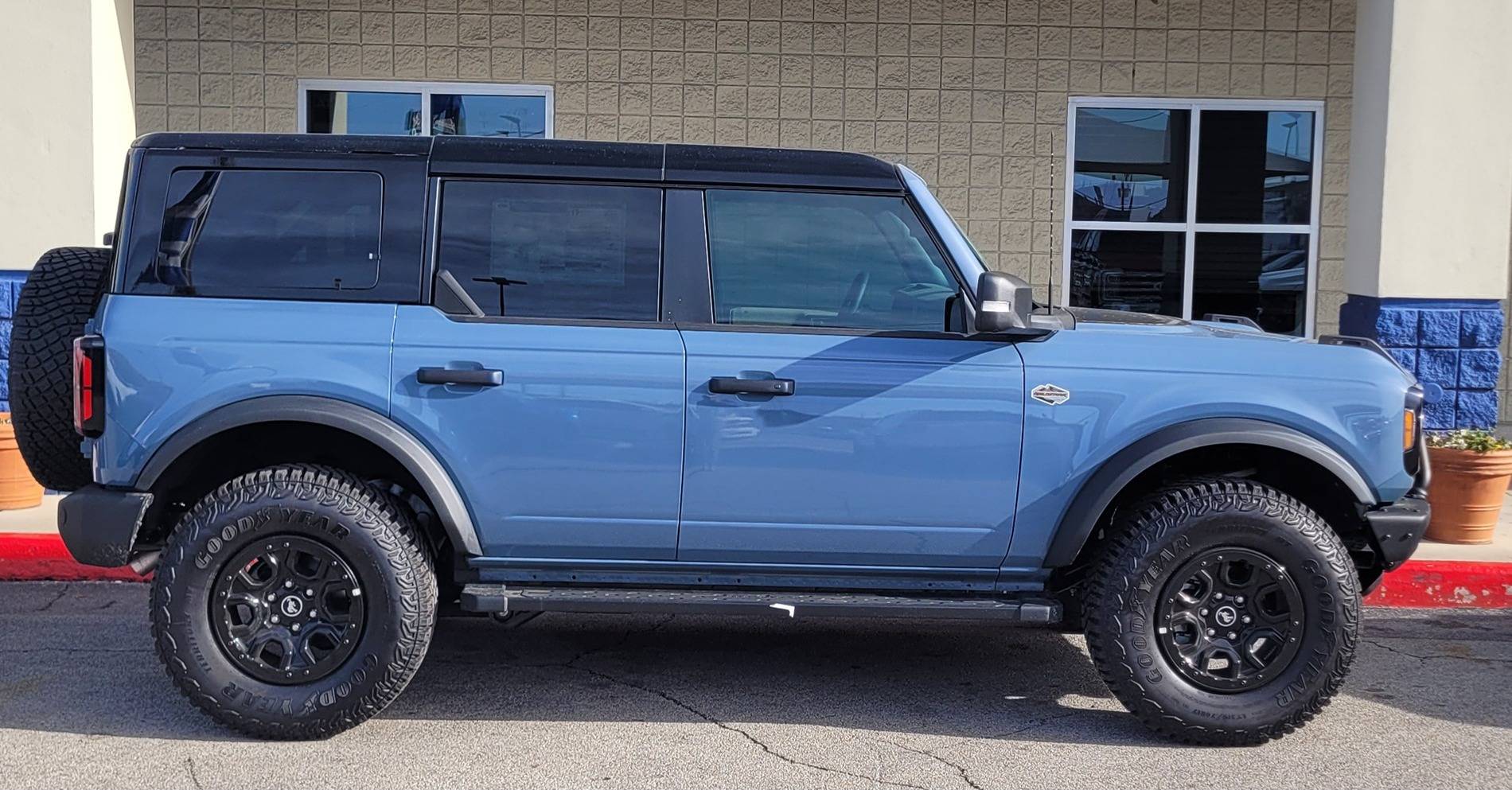 Ford Bronco Bought a 2024 Wildtrak today - window issue 20250215_160408