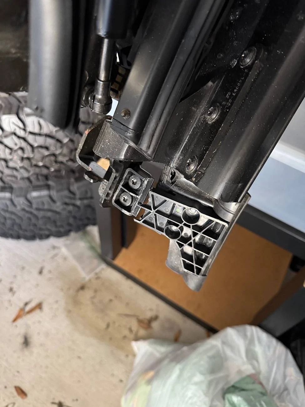 Ford Bronco Soft top plastic bracket broke - Need part # IMG_9325