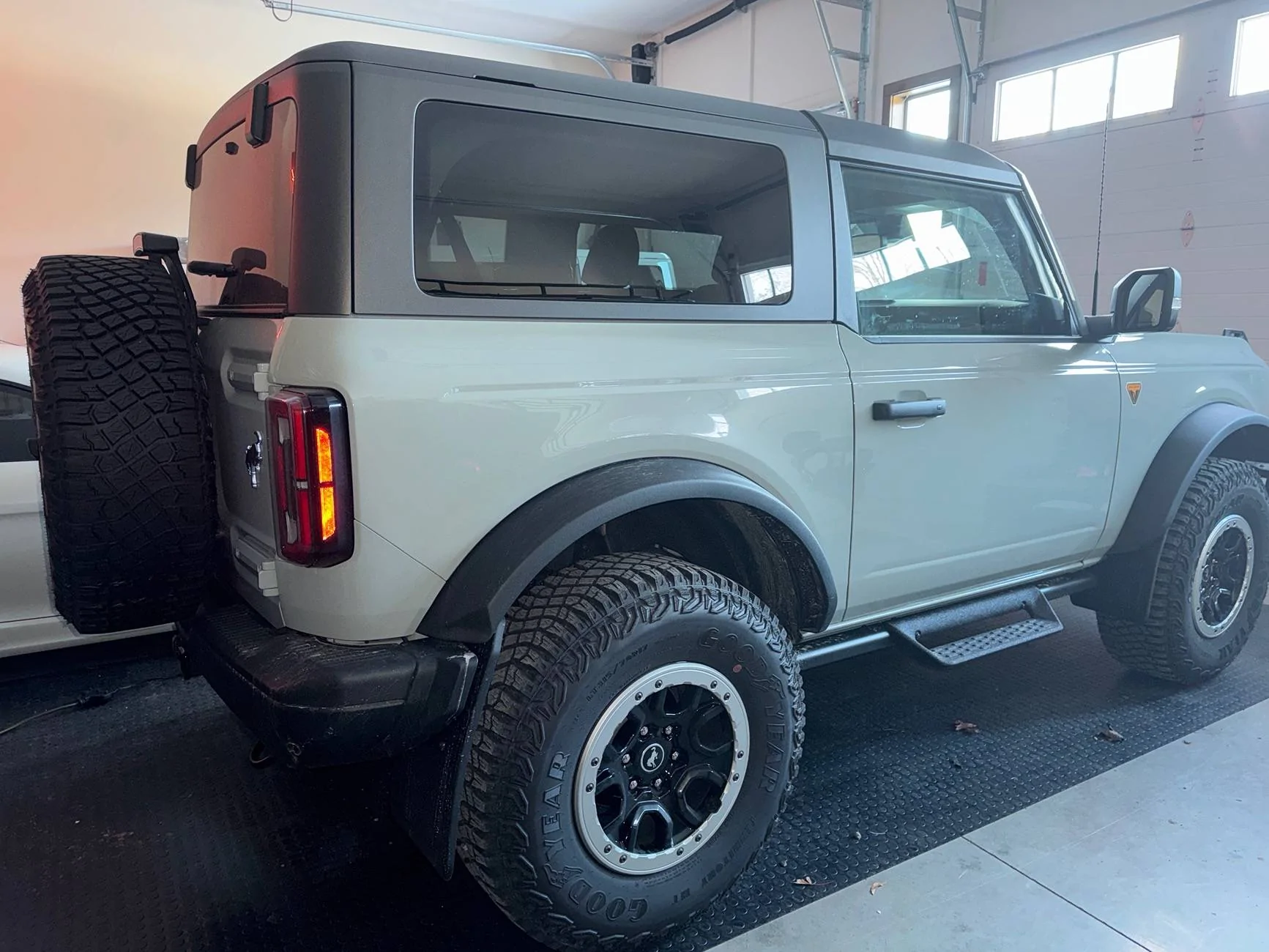 Ford Bronco 2024 Badlands hoop steps IMG_3583