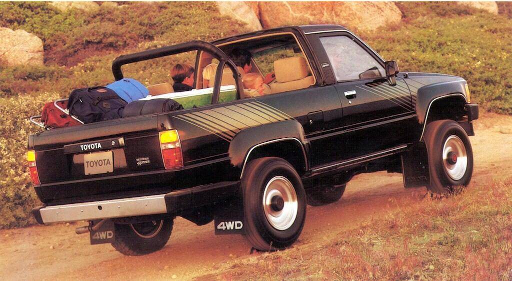 Ford Bronco Toyota 4Runner Surf Concept Convertible 1739896360401-r