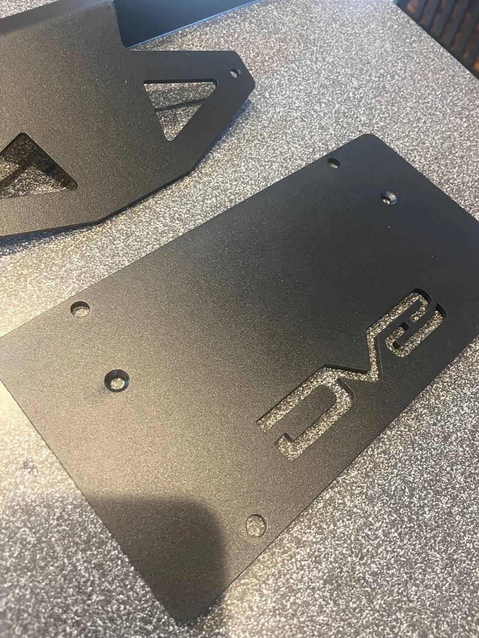 Ford Bronco DV8 License plate mount IMG_5761