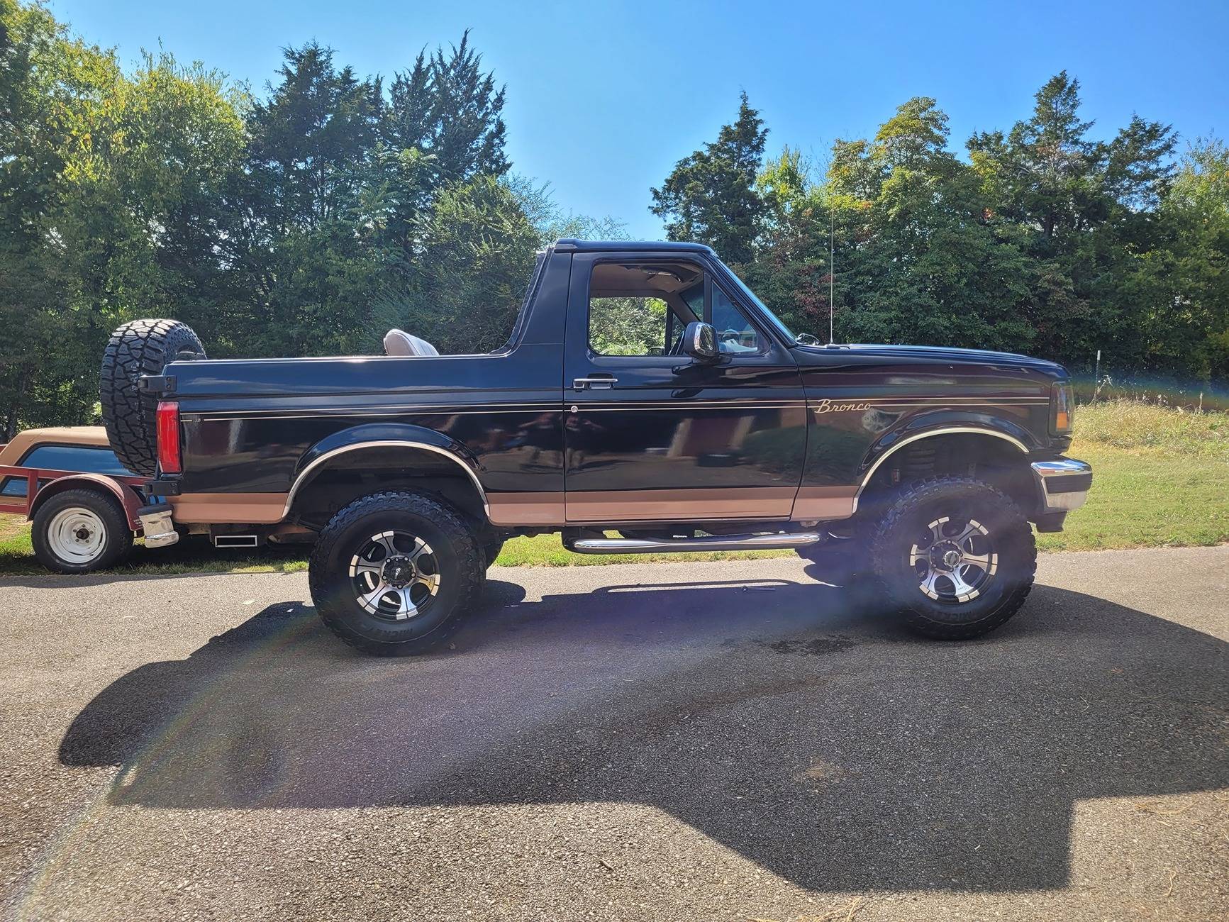 Ford Bronco Bit the bullet 95 Bronco