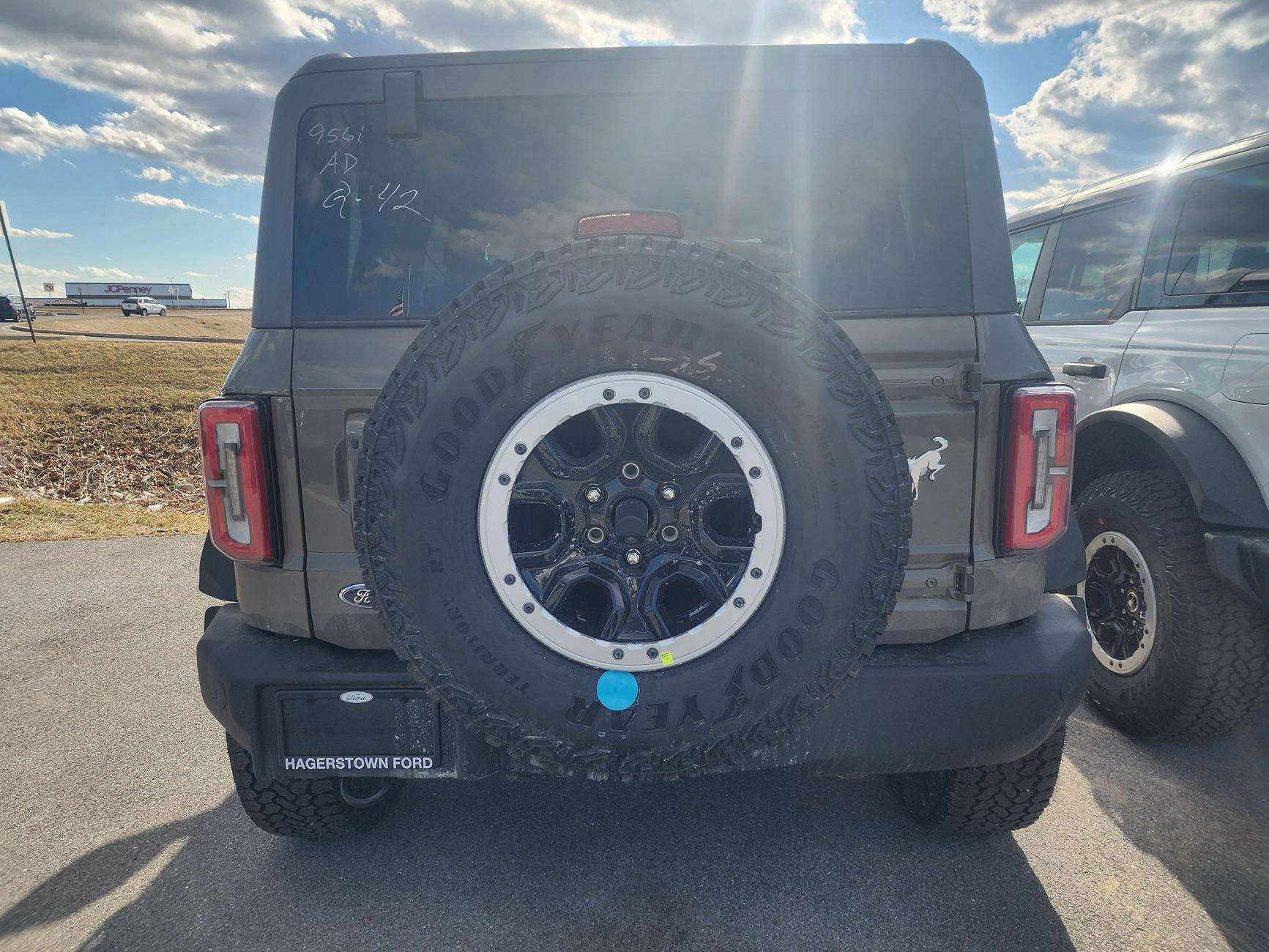 Ford Bronco MARSH GRAY Bronco Club 20250225_145939
