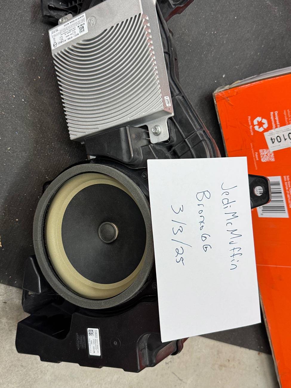 Ford Bronco OEM Sub and Amp $100 IMG_2189