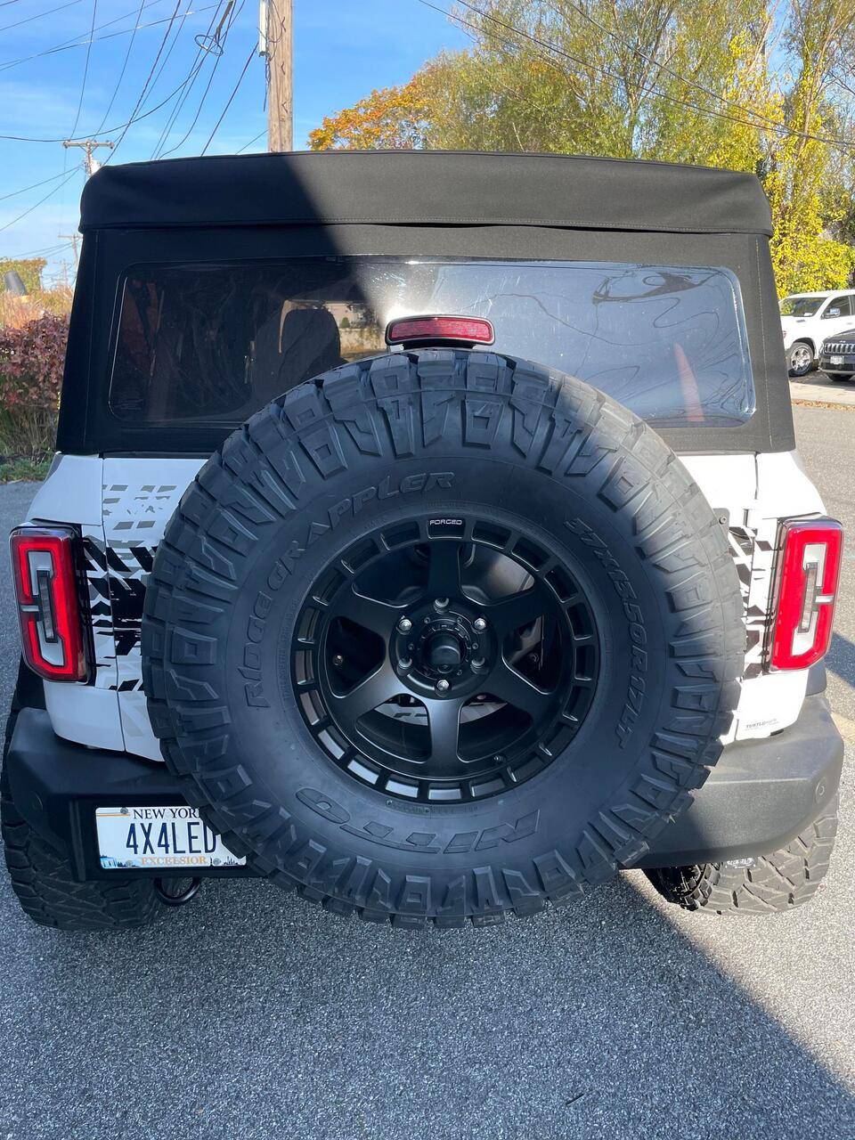 Ford Bronco Difference between sas and non sas 3rd brake light? 1741358966074-12