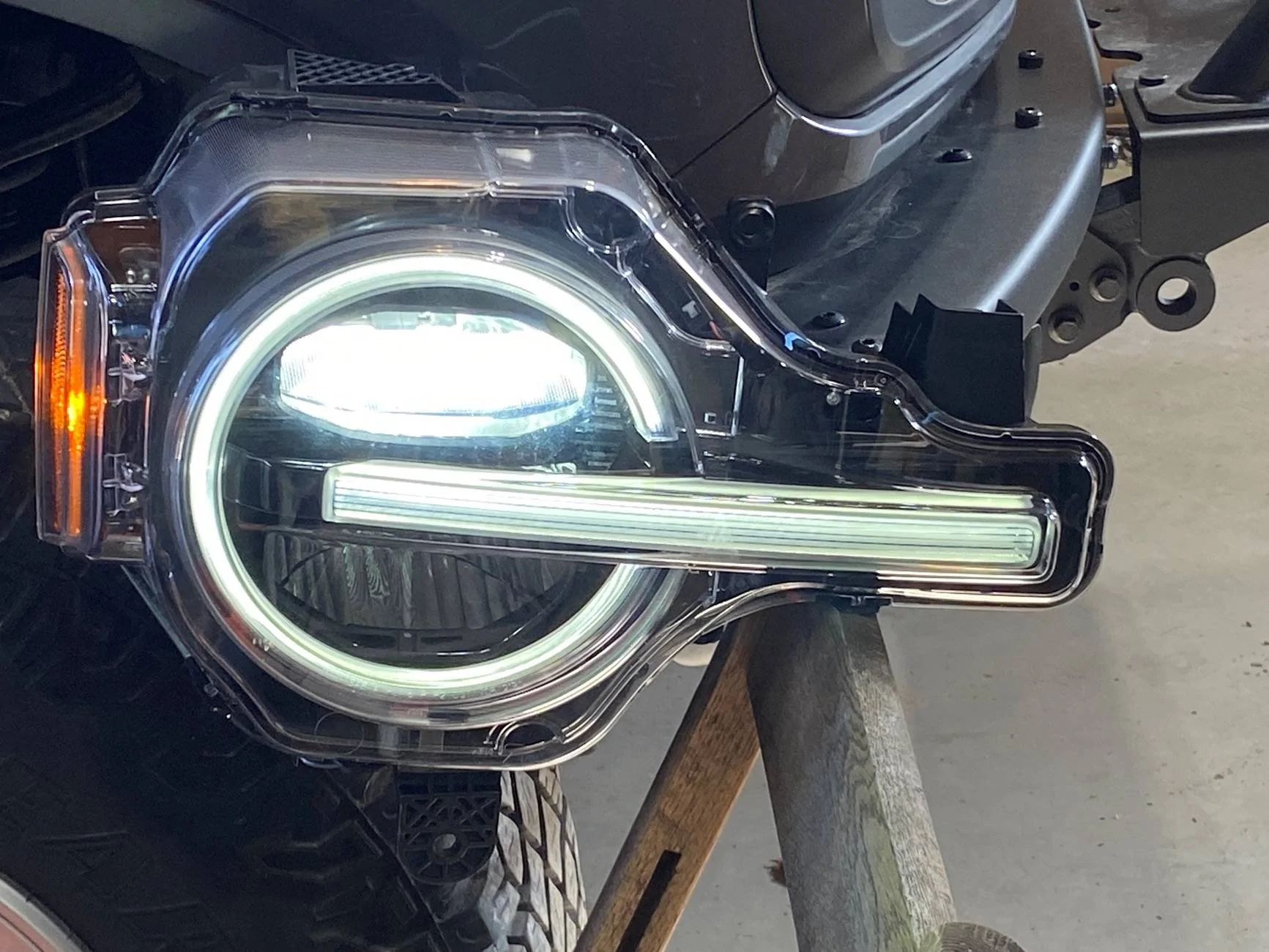 Ford Bronco Signature LED headlights IMG_4344