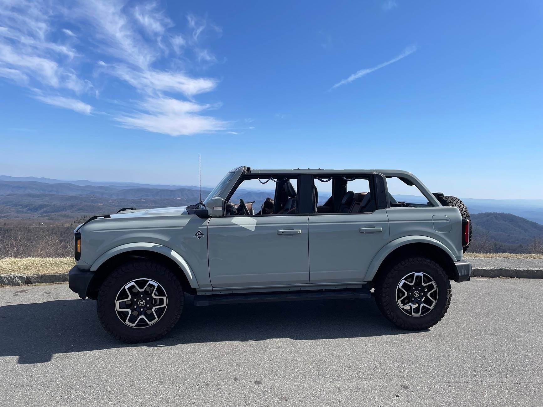 Ford Bronco CACTUS GRAY Bronco Club IMG_0256