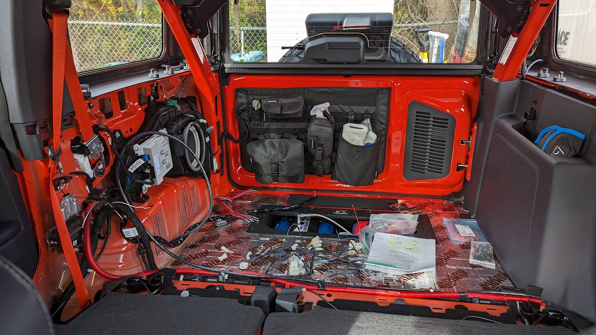 Ford Bronco Anyone changed only sub and amp in the B&O system? PXL_20231104_142615430