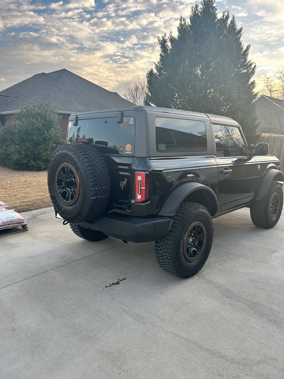 Ford Bronco Show us your installed wheel / tire upgrades here! (Pics) IMG_1658