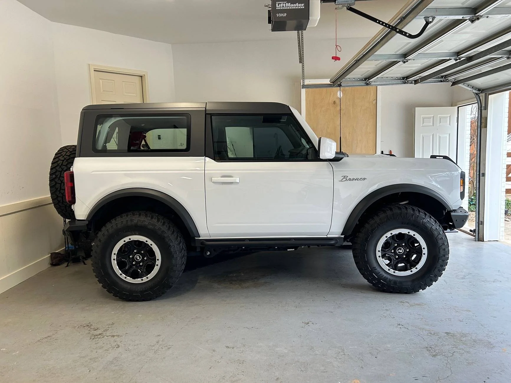 Ford Bronco Show us your installed wheel / tire upgrades here! (Pics) IMG_1303