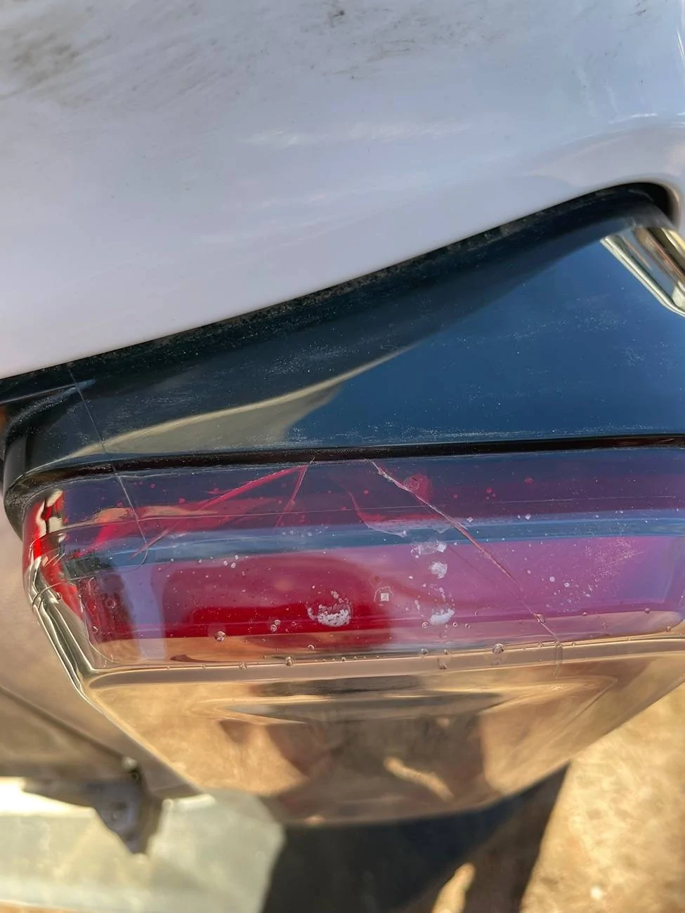 Ford Bronco Crack in tail light IMG_5798