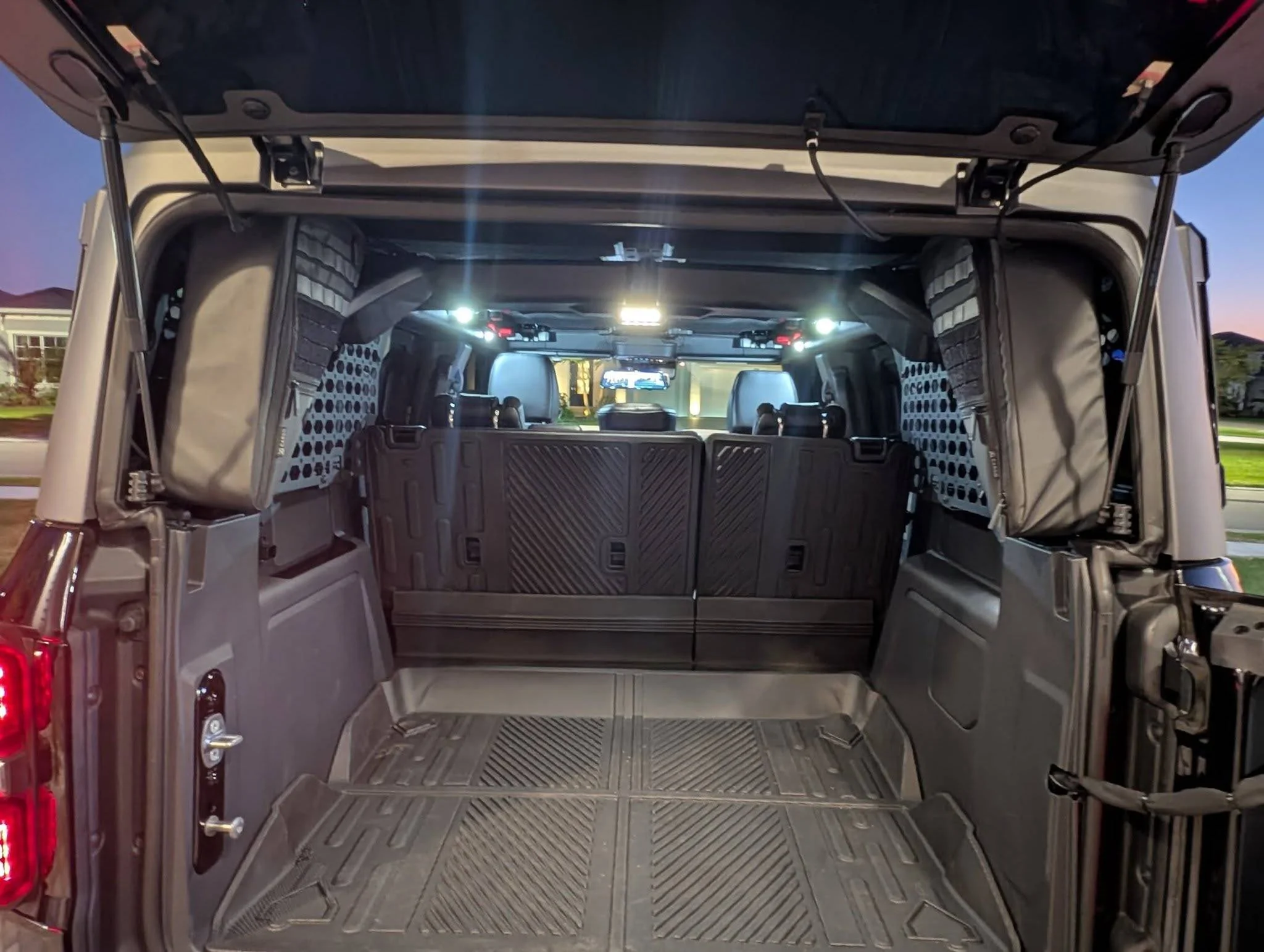 Ford Bronco New Wildtrak Build on 37's 4cW4r9DTriH&_nc_zt=23&se=-1&_nc_ht=scontent-mia3-3