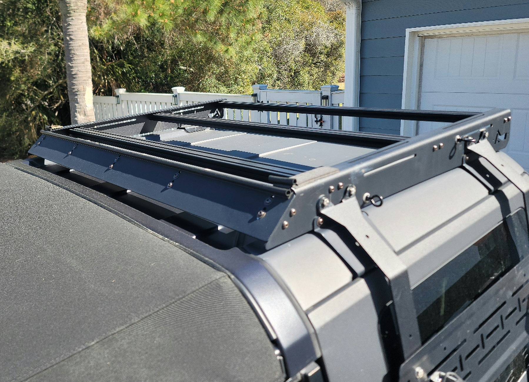 Ford Bronco Mounting a Thule/Yakima Cargo box on a half rack? 20250321_105546