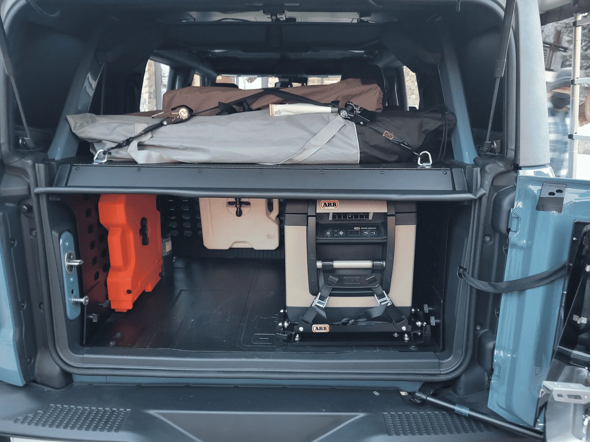 Ford Bronco storage in rear floor 1608309610561