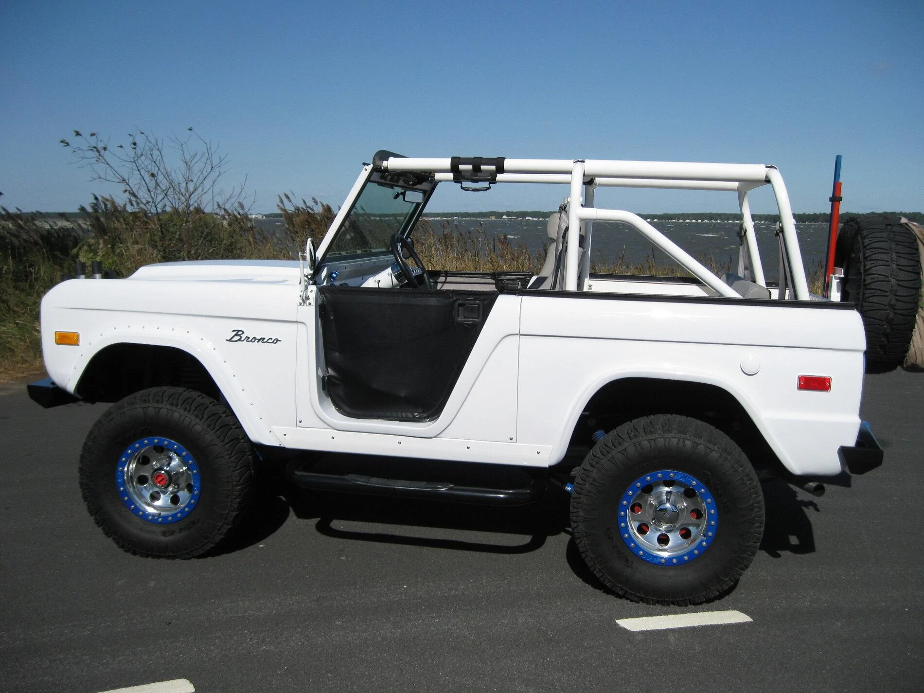 Ford Bronco Who's getting Oxford White? 2019-10-03 22.49.35