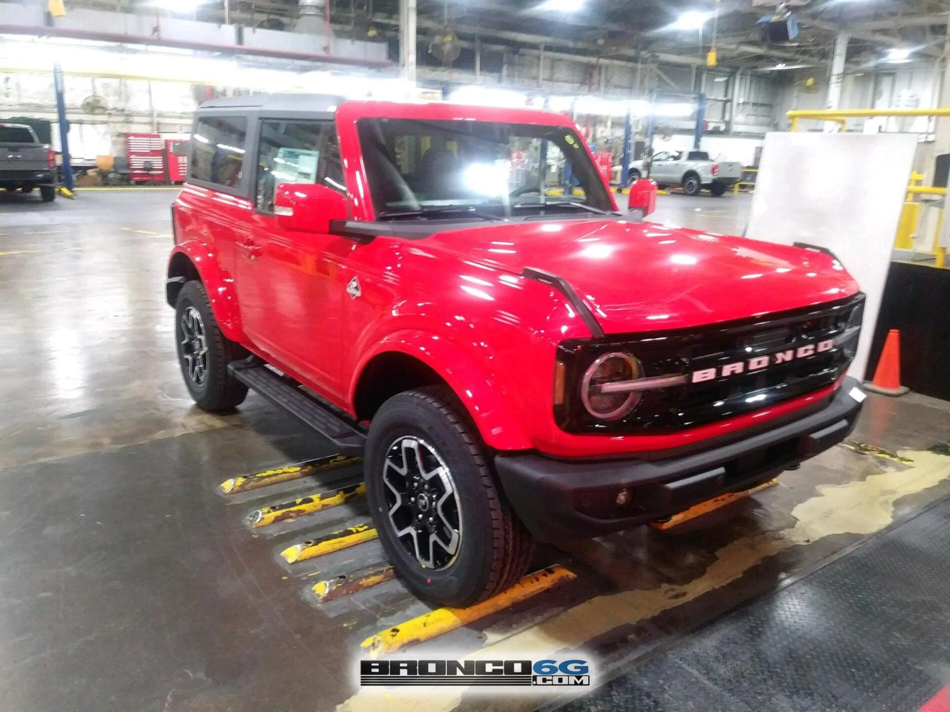 Ford Bronco 60+ Bronco Interior + Exterior Pics From Factory (by The Stig) 2021 Bronco Outer Banks Leather interior factory production line photos 32 Race Red