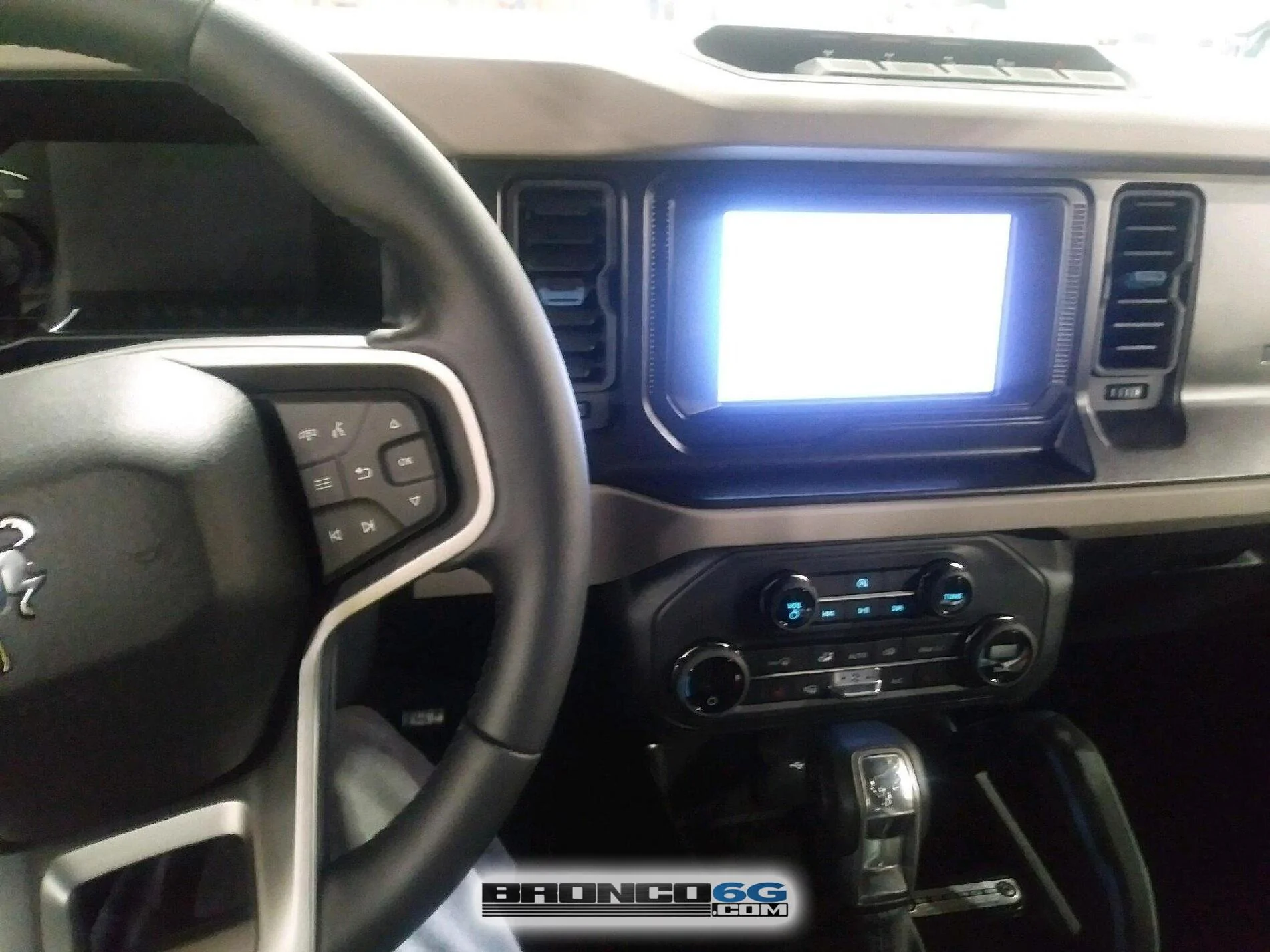 Ford Bronco 60+ Bronco Interior + Exterior Pics From Factory (by The Stig) 2021 Bronco interior factory production line photos 40 Wildtrak 5