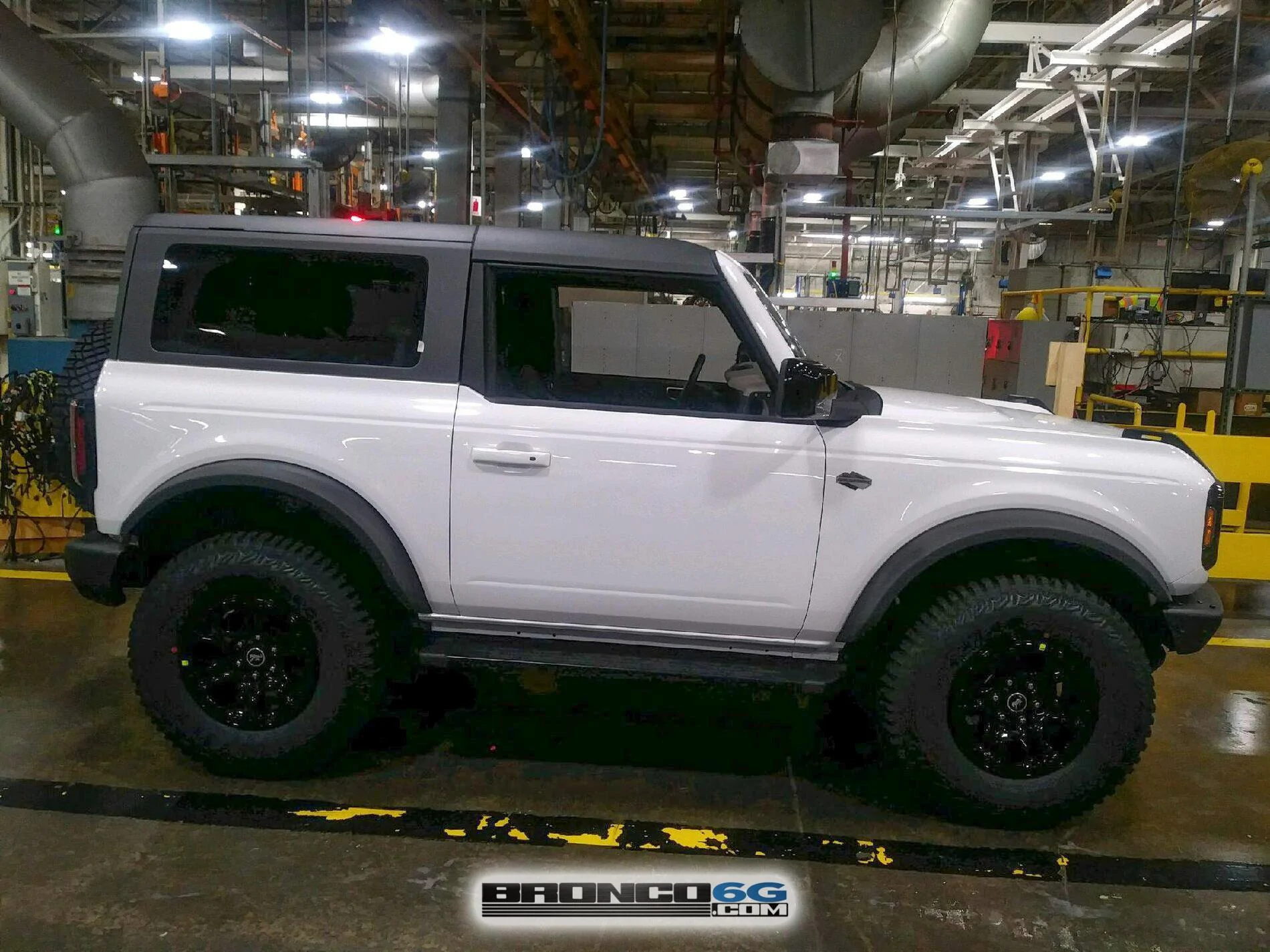 Ford Bronco 60+ Bronco Interior + Exterior Pics From Factory (by The Stig) 2021 Bronco interior factory production line photos 40 Oxford White 2
