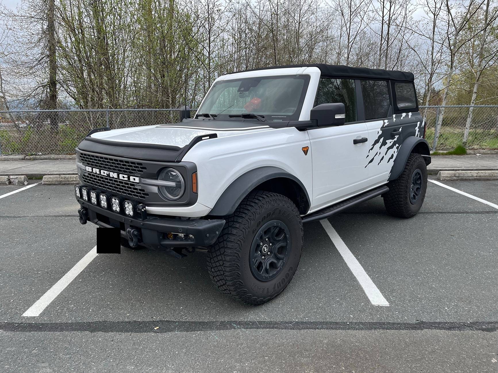 Ford Bronco Anyone have a hood decal? IMG_1677