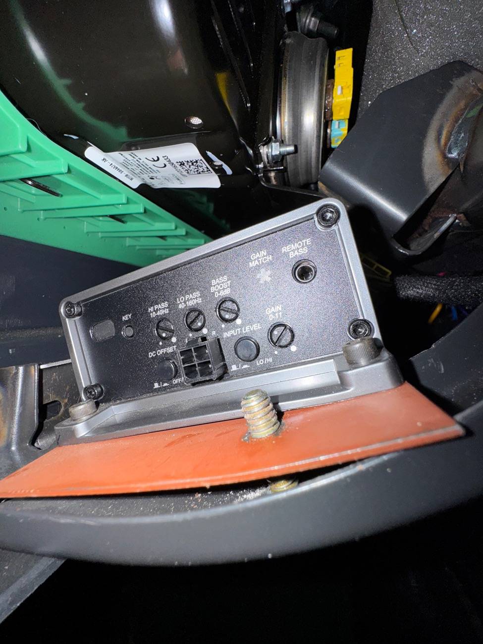 Ford Bronco 2 AFTERMARKET AMPLIFIER INSTALL LOCATIONS OR IDEAS IMG_0341