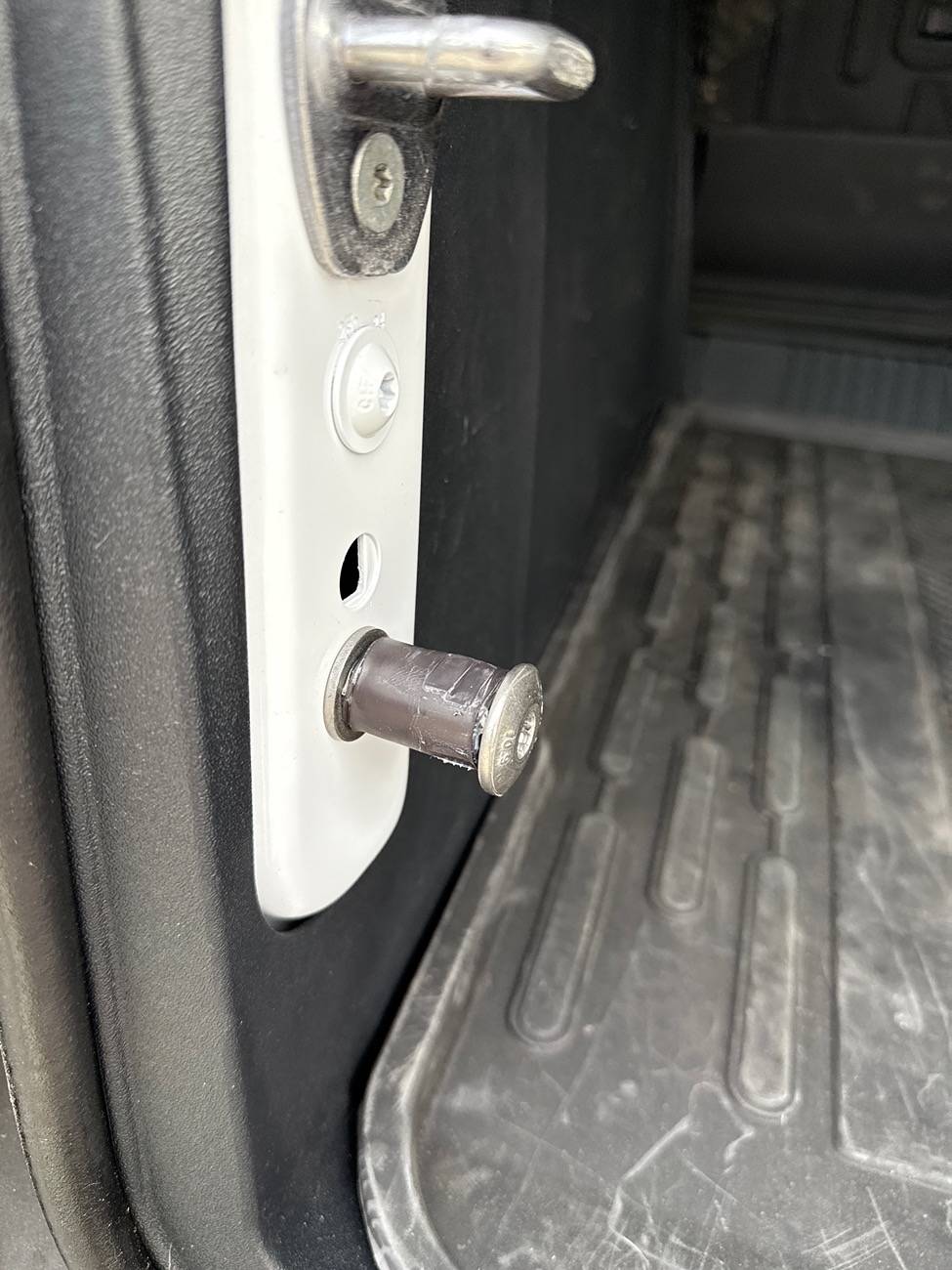 Ford Bronco Gnarly tailgate rattle image