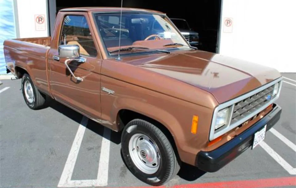 Ford Bronco 2025 Broncos... 2-door going extinct? IMG_1230