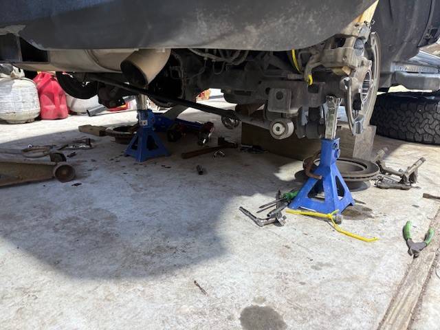Ford Bronco 2022 Ford Bronco rear differential noise due to bearing failure disassembled