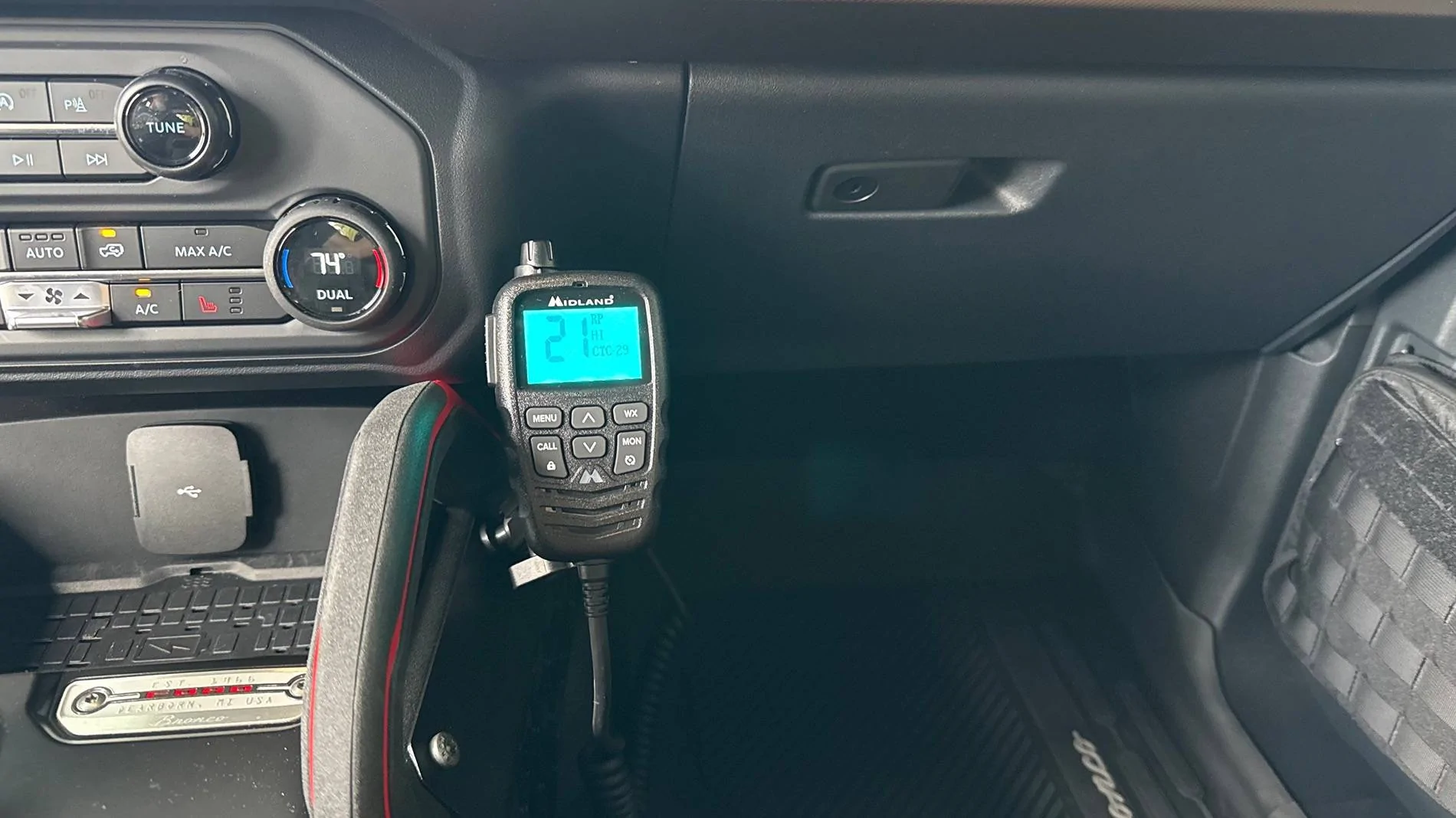 Ford Bronco Show off your HAM or GMRS setup IMG_5252