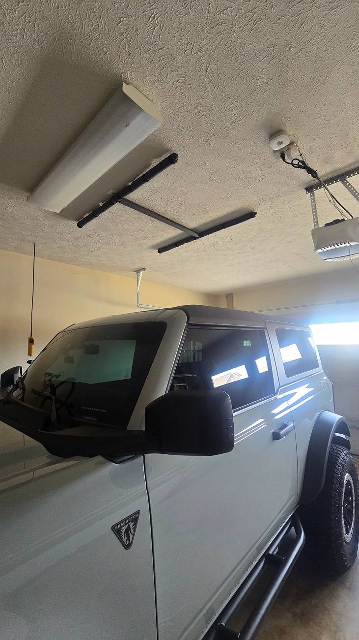 Ford Bronco My hard top garage pully system. 1000026123