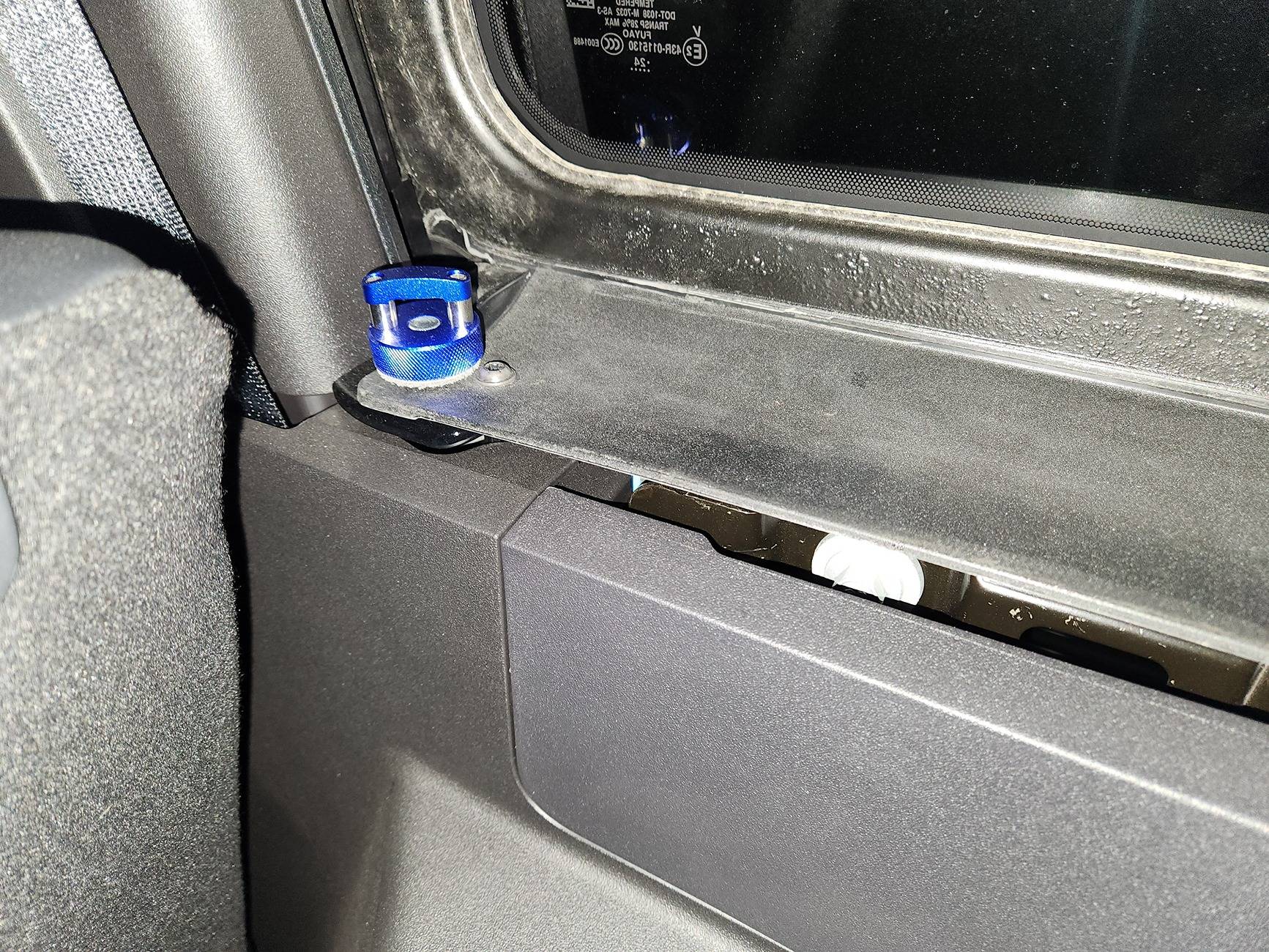 Ford Bronco Hard Top quick remove fasteners don't fit all locations. 20250401_220901