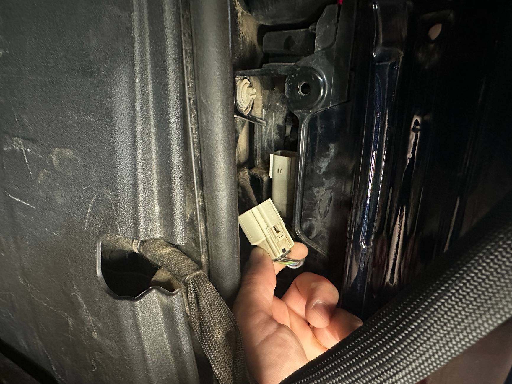 Ford Bronco Hammer Built 3rd Brake/Chase/Running/Reverse Light Install. IMG_3864.JPG