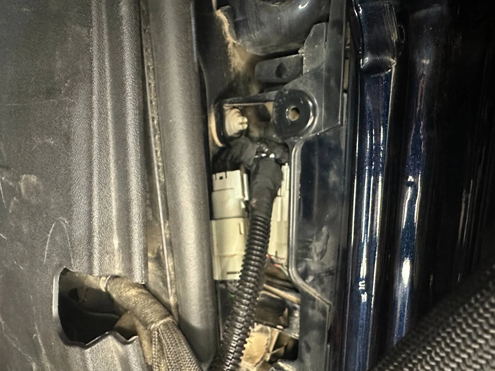 Ford Bronco Hammer Built 3rd Brake/Chase/Running/Reverse Light Install. IMG_3869