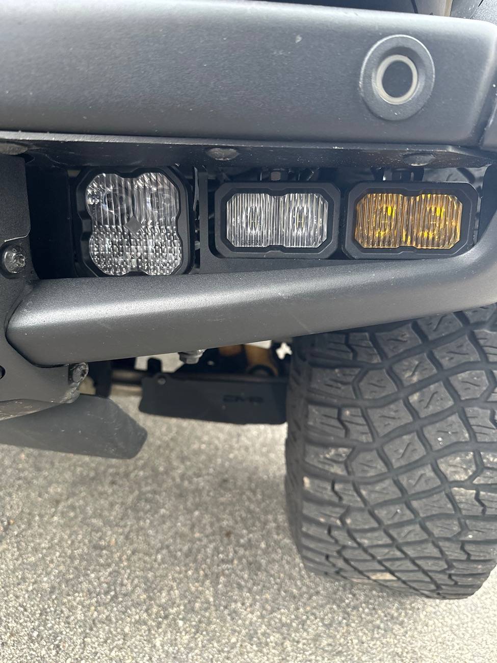 Ford Bronco What brand and beam pattern did you choose for fog lights IMG_0522
