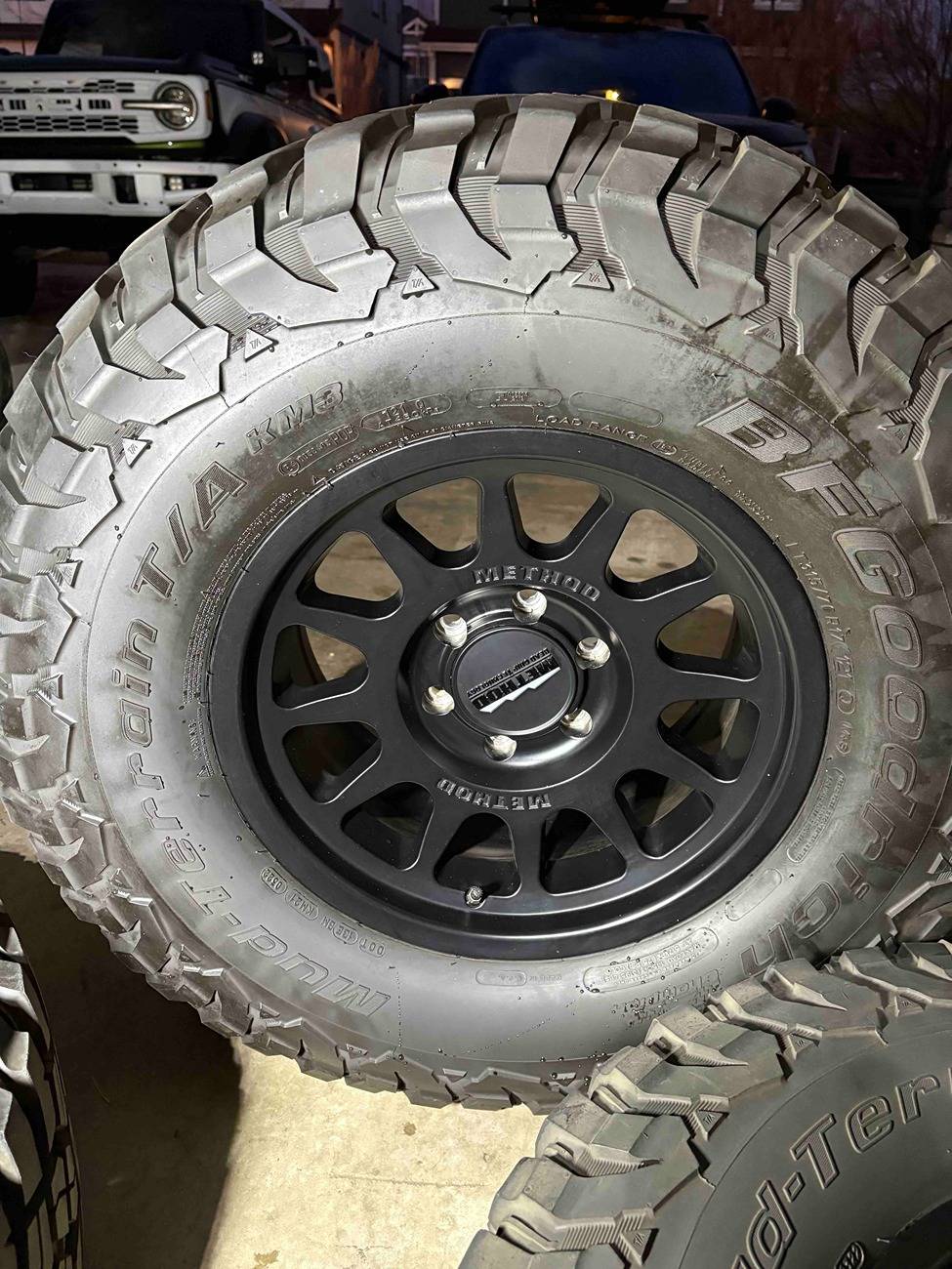 Ford Bronco 5 - LT315/70R17 BF Goodrich MT KM3 on Method wheels IMG_0751