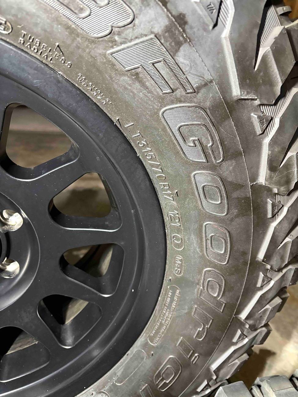 Ford Bronco 5 - LT315/70R17 BF Goodrich MT KM3 on Method wheels IMG_0752