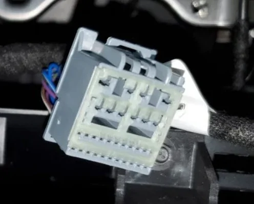 Ford Bronco Adding a 7 Speaker Sub  to a 2022 6 Speaker Base Radio PlugPic