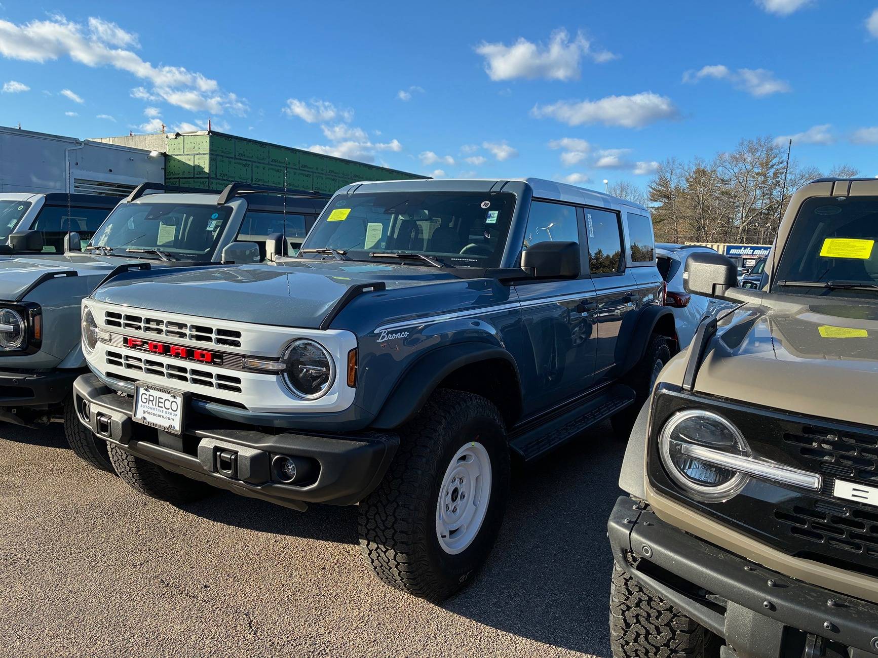 Ford Bronco AZURE GRAY METALLIC Bronco Club IMG_0061