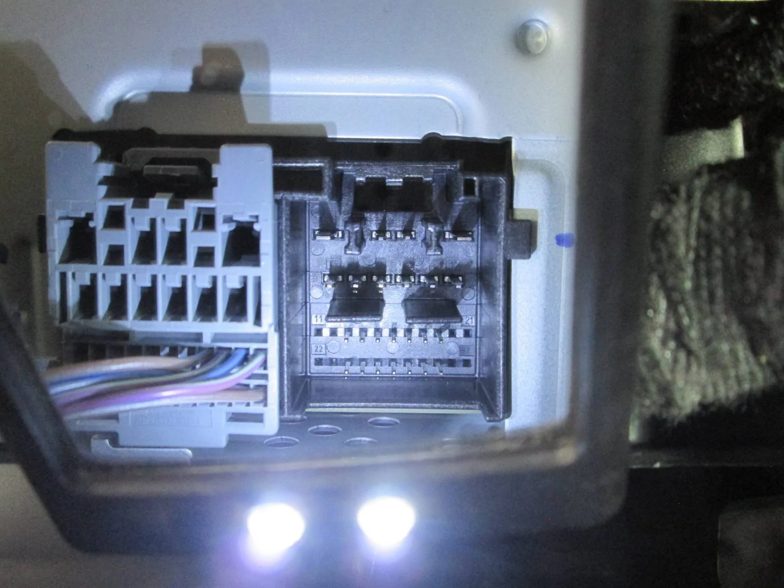 Ford Bronco Adding a 7 Speaker Sub  to a 2022 6 Speaker Base Radio Plug1rot