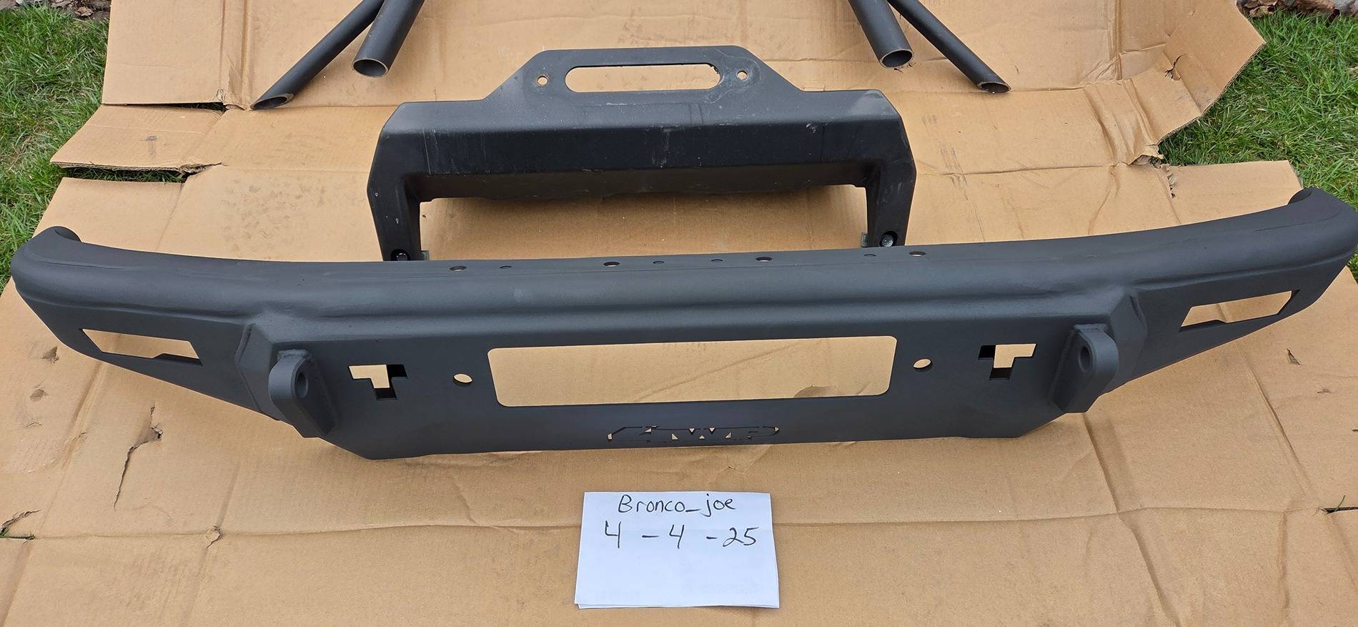 Ford Bronco 4wp front bumper and winch plate $200 20250404_175220
