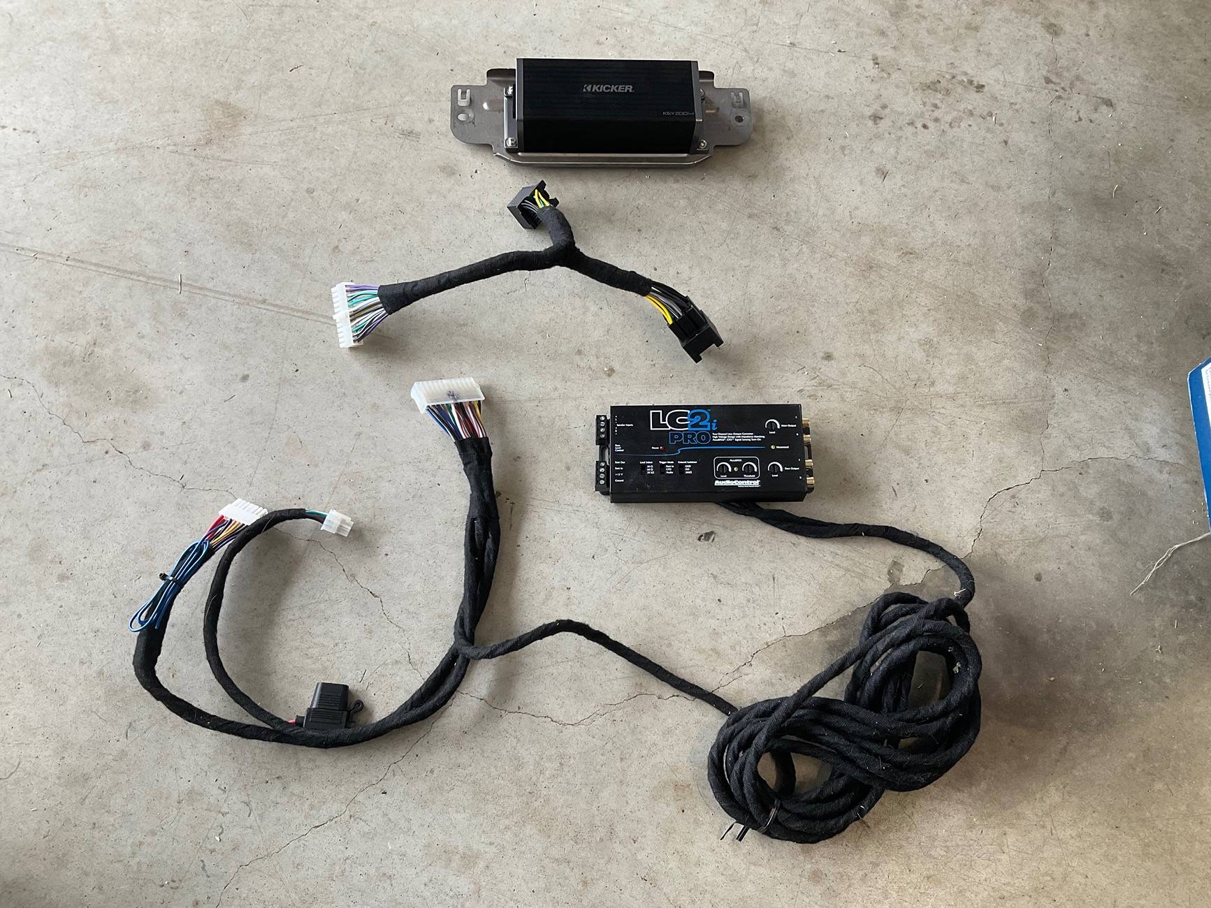 Ford Bronco Kicker Key Amp 200.4 Install DIY Video - Do this first! IMG_7270