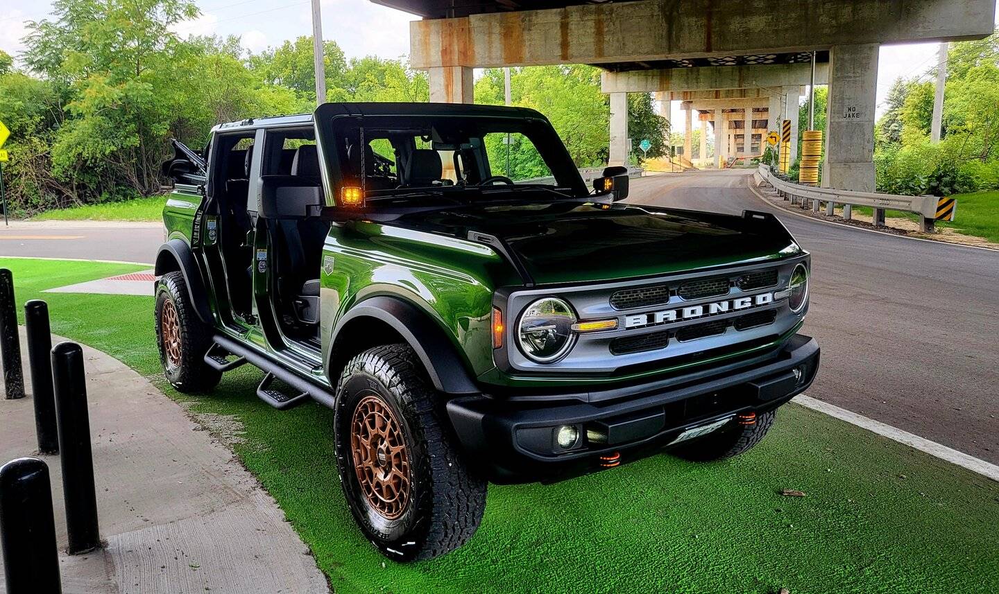 Ford Bronco Let's see the stablemates!!! bronco under bridge front