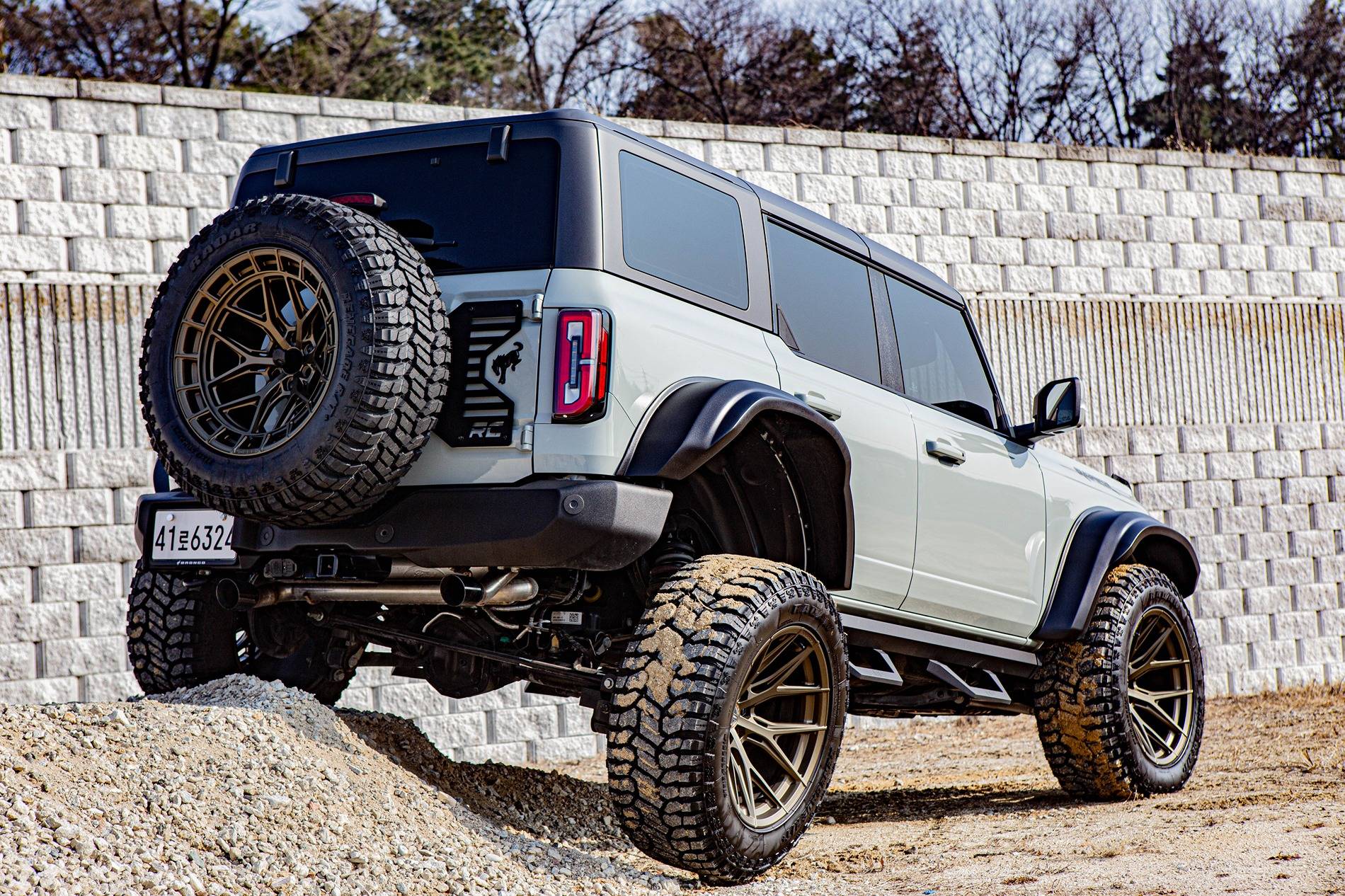 Ford Bronco [Build Thread] Korea’s Wildest OBX on 37s | Dual Vossen Wheels, Raptor Widebody VOSSEN KOREA - Bronco 37tire Mr.Park Car (17)