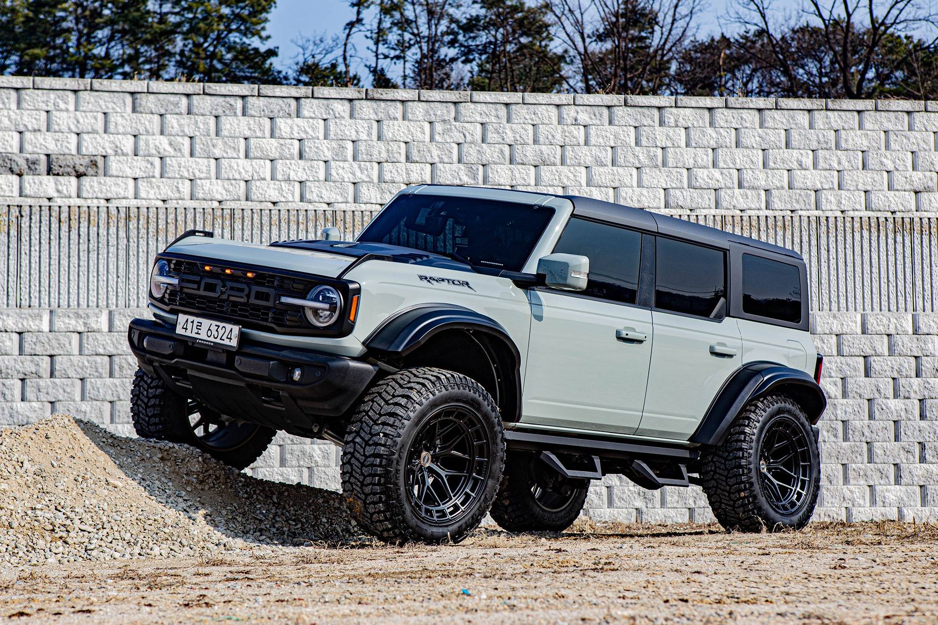 Ford Bronco [Build Thread] Korea’s Wildest OBX on 37s | Dual Vossen Wheels, Raptor Widebody VOSSEN KOREA - Bronco 37tire Mr.Park Car (12)