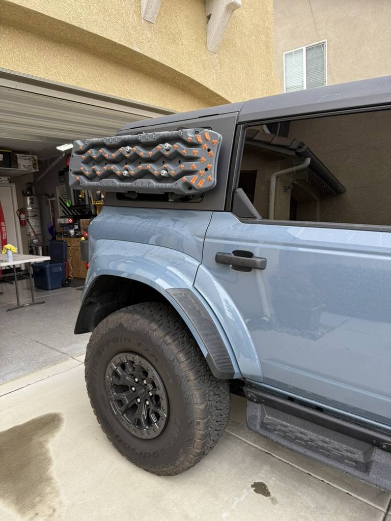 Ford Bronco SeaSucker Window Mounts...Good Choice for the Part-Timer 6FA4558A-E412-41C9-82D0-0736E1AF7C10_1_105_c