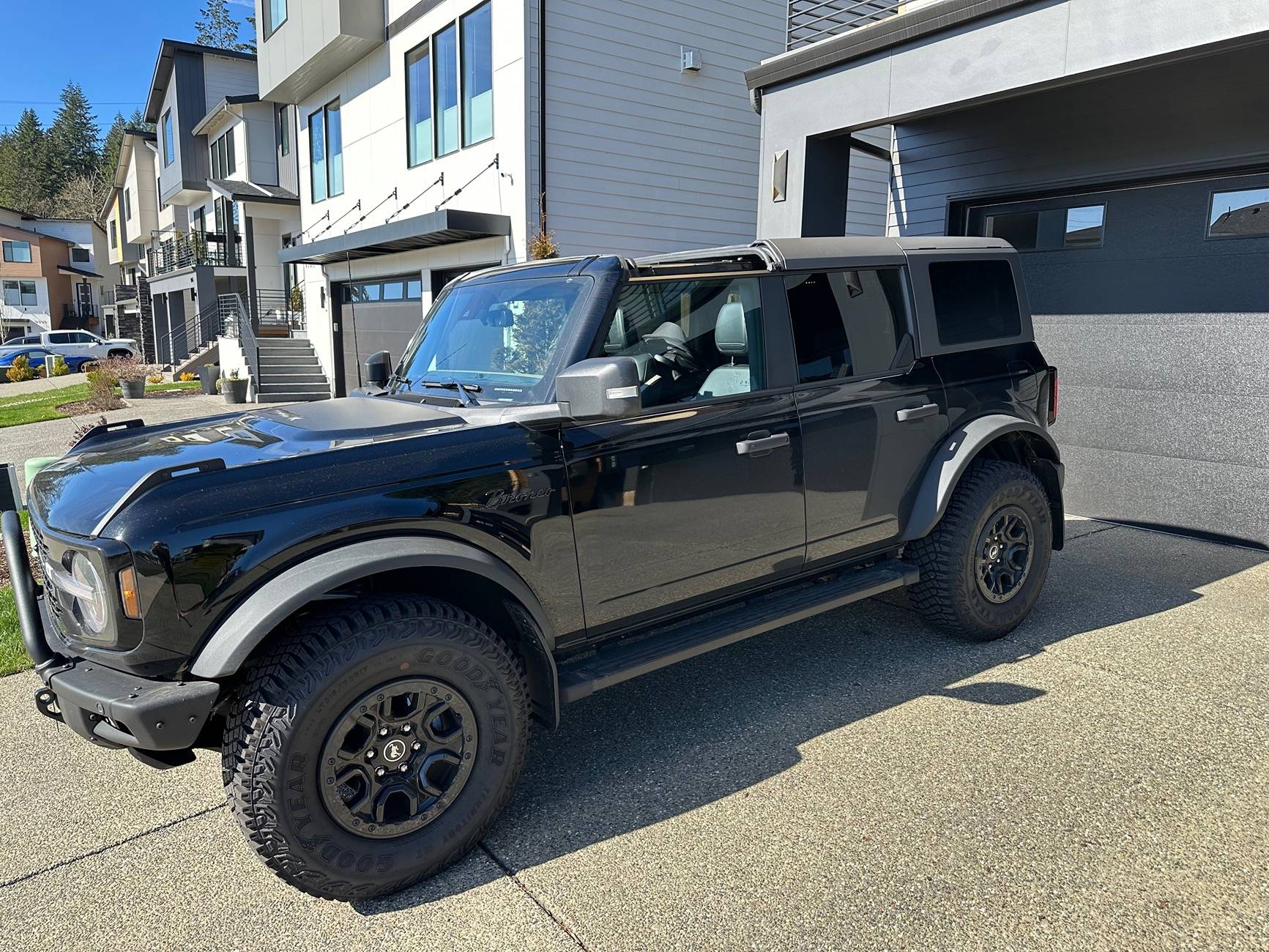 Ford Bronco WTB/WTT Painted black 4DR Hard Top IMG_4675