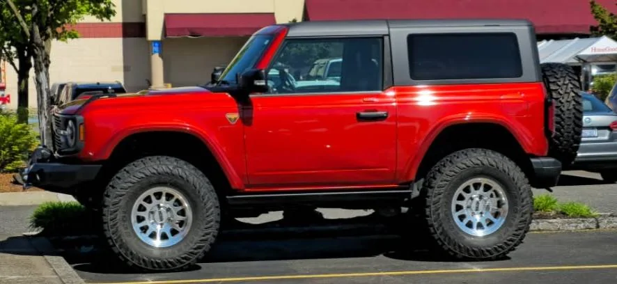 Ford Bronco HOT PEPPER RED Bronco Club IMG_20250415_122129