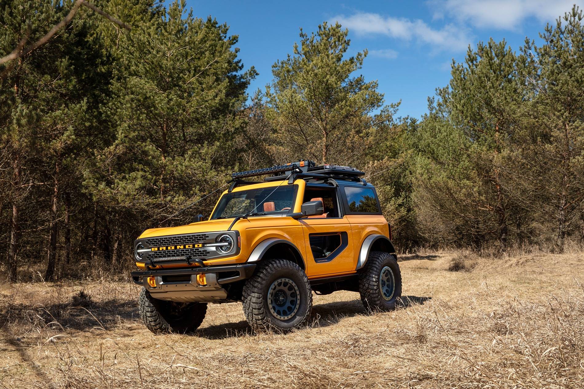 Ford Bronco Way To Go AMB! Bronco_2dr_features_01